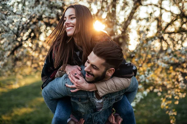 Shot Happy Young Couple Having Fun Park Sunset — Stock Photo, Image