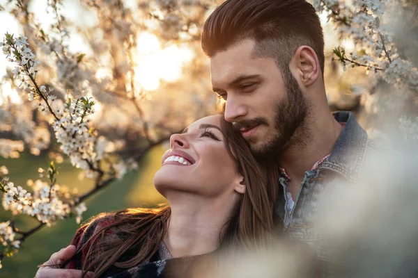 Close Portrait Loving Couple Enjoying Park Sunset — Stock Photo, Image