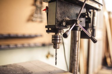 Marangoz sondaj atölye yakın çekim.