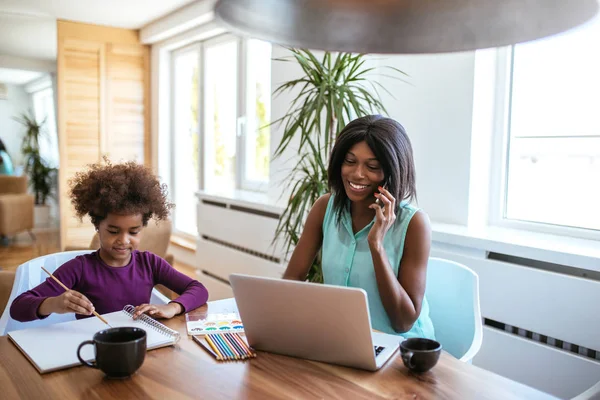 Shot African American Woman Working While Daughter Drawing Home — Stock Photo, Image
