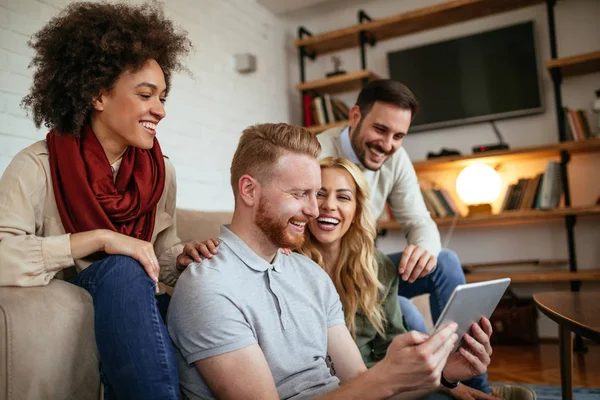 Group Friends Feeling Entertained While Watching Tablet — Stock Photo, Image