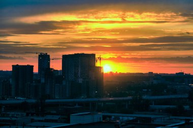 Moskova 'nın doğusunda güzel bir gün batımı.