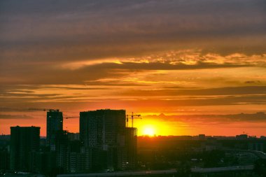Moskova 'nın doğusunda güzel bir gün batımı.