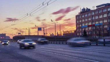 Akşam Otobanı Moskova 'nın doğu bölgesini gösteriyor.