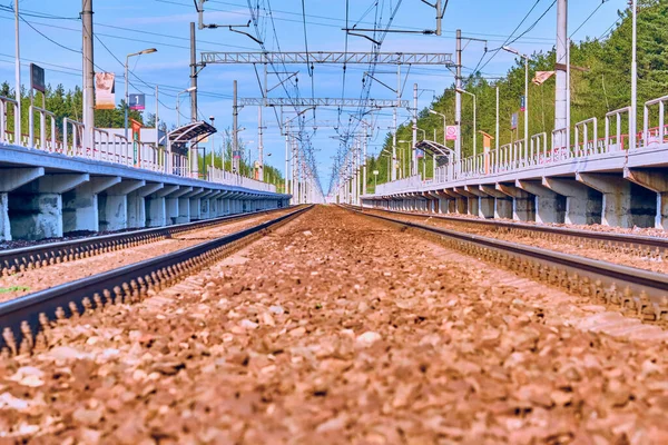 Järnvägsspår Tom Över Plattformen — Stockfoto