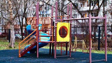 Moskova 'da Sonbaharda Boş Çocuk Bahçesi