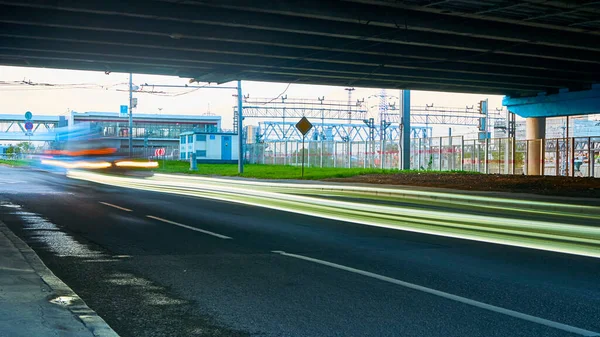 Circulation Sous Pont Sur Une Longue Exposition Lumière Jour Couleur — Photo