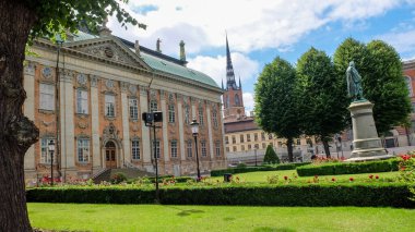 Stockholm 'ün Asilzade / Riddarhuset Evi' nde Gustaf Eriksson Vasa heykeli var.