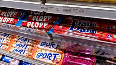 Bir mağazada İsveç çikolatası: Japp, Sport, Kex, Plopp, Daim, Marabou