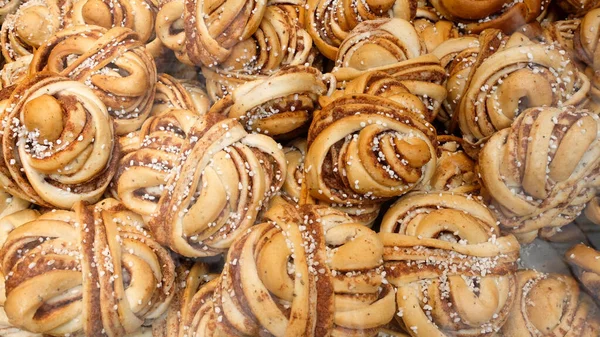 Lezzetli ve lezzetli Kanelbulle, tarçınlı rulo