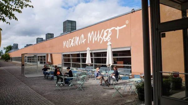 Moderna Müzesi. Stockholm Modern Sanatlar Müzesi, İsveç 'in orta Stockholm kentindeki Skeppsholmen adasında yer alan bir müzedir.
