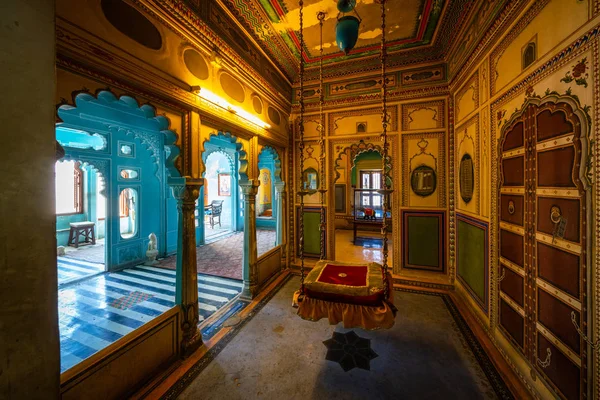 Udaipur Inde Février 2018 Belles Chambres Couleur Bleue Intérieur Palais Photo De Stock