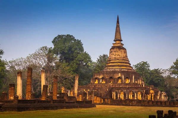 Wat Chang Lom, si Satchanalai történelmi Park, Thaiföld — Stock Fotó