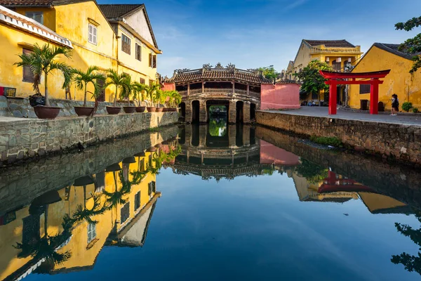 Japanse overdekte brug, ook wel Lai Vien Kieu genoemd Stockfoto