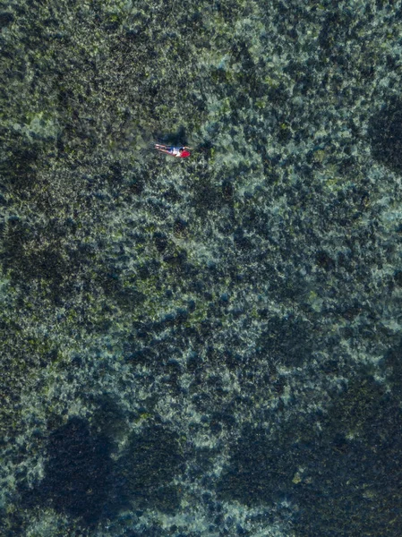 Luchtfoto van de surfer — Stockfoto