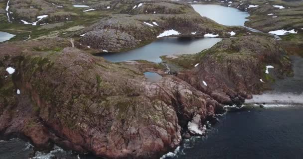 Vista aérea da costa do Mar de Barents — Vídeo de Stock