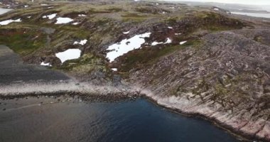 Barents Denizi kıyı şeridinin havadan görüntüsü