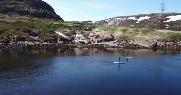 特莱别尔卡河苏打水冲浪者的航景 — 图库视频影像