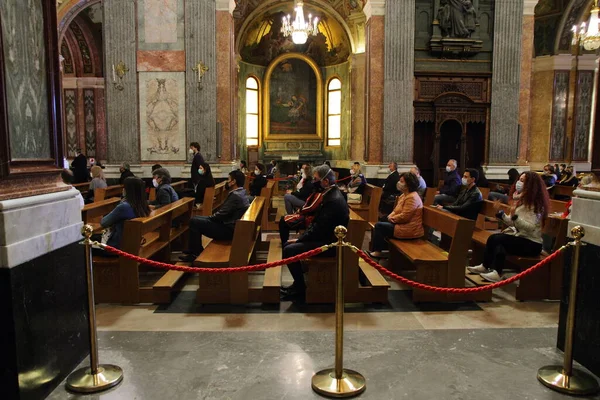 Pompéi Naples Italie Mai 2020 Les Fidèles Participent Célébration Messe — Photo