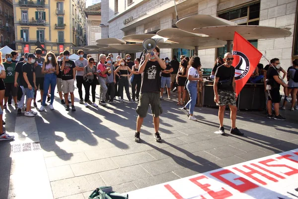 ナポリ イタリア 9月11 2020 人々はリーグマッテオ サルビーニの指導者によって開催された選挙集会中に抗議する — ストック写真
