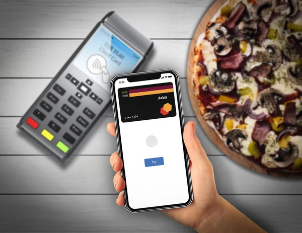 Making Mobile Payment Pizza Smartphone Frameless Design — Stock Photo, Image