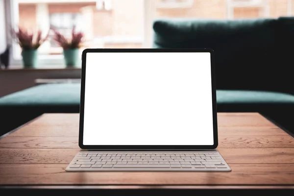 Tableta Con Estuche Para Teclado Con Plantilla Pantalla Blanco Sobre —  Fotos de Stock