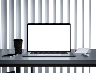 Office iç boş ekran mockup şablonu içinde laptop