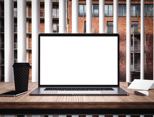 Office iç boş ekran mockup şablonu içinde laptop