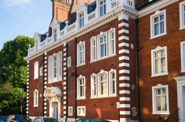 Londra, İngiltere - 25 Ağustos 2017: Konut ARIA Kensington ve Chelsea. Cadogan kapısı sıra periyodik binalar ile. Londra'nın merkezinde lüks özelliği.