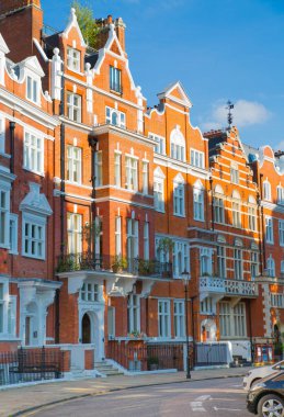 Londra, İngiltere - 25 Ağustos 2017: Konut ARIA Kensington ve Chelsea. Cadogan kapısı sıra periyodik binalar ile. Londra'nın merkezinde lüks özelliği.