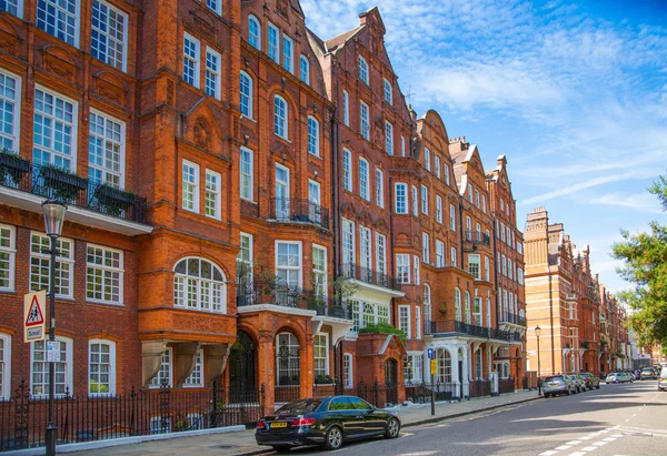 2017年8月25日 肯辛顿和切尔西的住宅咏叹调 Cadogan 门与一排周期性大厦 伦敦市中心的豪华酒店 — 图库照片