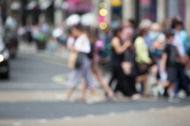 London, İngiltere - 24 Ağustos 2017: Piccadilly circus ile lots-in halkın, turistlerin ve kavşak geçiş Londralılar, hareket bulanıklığı. 