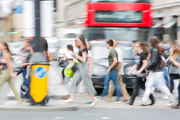 Londýn Srpna 2017 Motion Blur Piccadilly Circus Spoustou Lidí Turistů — Stock fotografie