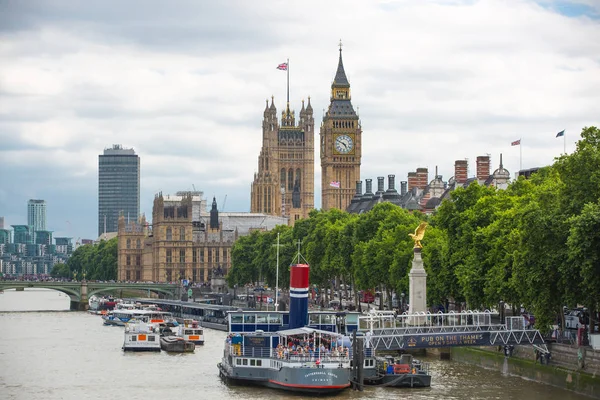 London August 2017 River Thames Embankment View Includes Big Ben — Stock Photo, Image