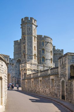 Windsor, Uk - 5 Mayıs 2019: Ortaçağ Windsor Kalesi 'ndeki hükümet arşiv kulesi. Berkshire, İngiltere Uk