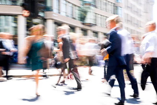 London June 2018 Business People Office Workers Crossing Road Walking — Stock Photo, Image