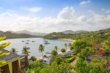 Antigua, Karayip adaları, yatlarla İngiliz Limanı manzarası