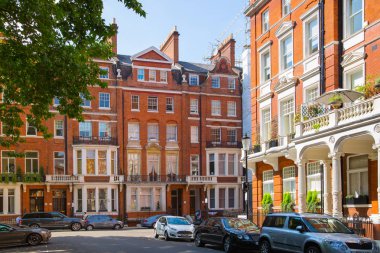 Londra, İngiltere - 25 Ağustos 2017: Konut ARIA Kensington ve Chelsea. Cadogan kapısı sıra periyodik binalar ile. Londra'nın merkezinde lüks özelliği.