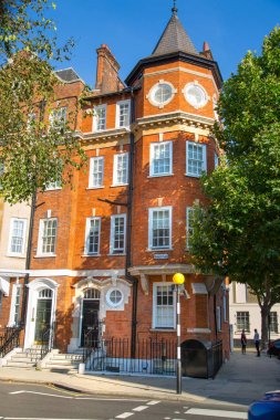 Londra, İngiltere - 25 Ağustos 2017: Belgravia konut aria. Londra'nın merkezinde lüks mal. Satır periyodik binaların