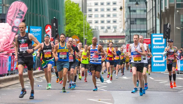 London April 2019 Lots People Running London Marathon Canary Wharf — Stock Photo, Image