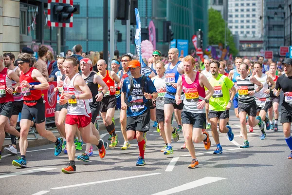 London April 2019 Lots People Running London Marathon Canary Wharf — Stock Photo, Image