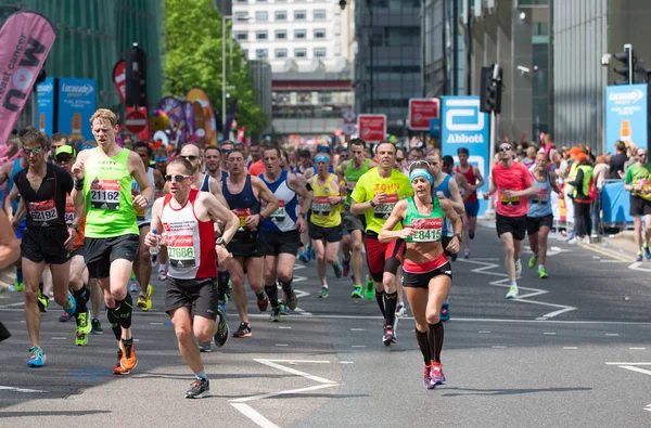 London April 2019 Lots People Running London Marathon Canary Wharf — Stock Photo, Image