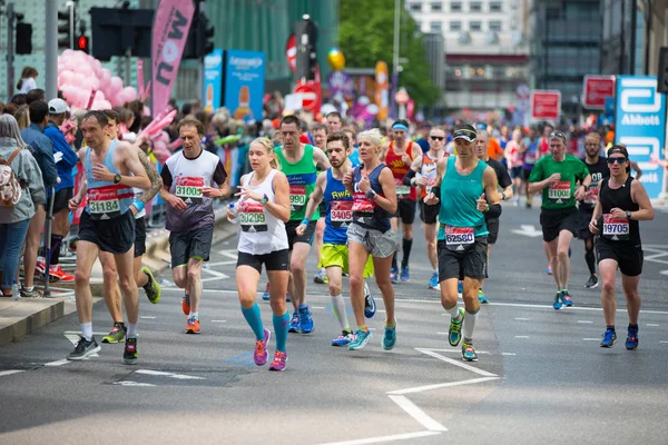 London April 2019 Lots People Running London Marathon Canary Wharf — Stock Photo, Image