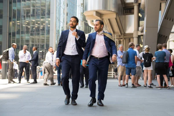 Londres Reino Unido Junio 2018 Empresarios Trabajadores Oficina Caminando Lado — Foto de Stock