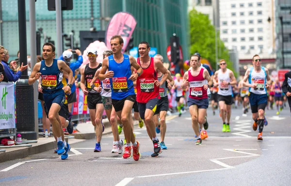 London April 2019 Lots People Running London Marathon People Cheering — Stock Photo, Image