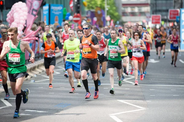 London April 2019 Lots People Running London Marathon People Cheering — Stock Photo, Image