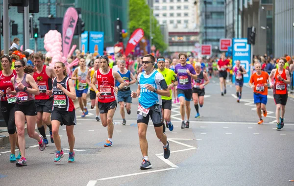 Londres Royaume Uni Avril 2019 Beaucoup Gens Courent Dans Marathon — Photo