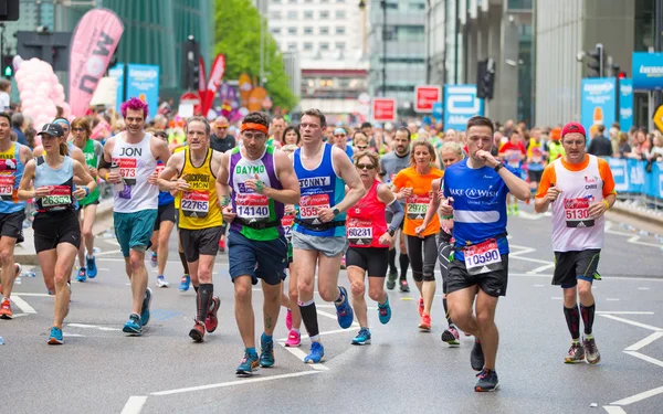 Londra Ngiltere Nisan 2019 Londra Maratonu Nda Yarışan Çok Sayıda — Stok fotoğraf