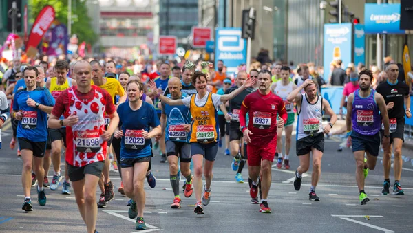 Londra Ngiltere Nisan 2019 Londra Maratonu Nda Yarışan Çok Sayıda — Stok fotoğraf