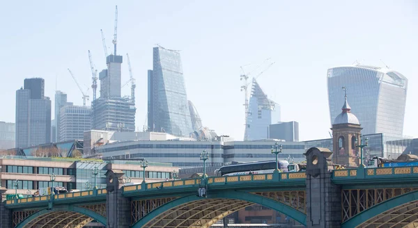 Londen Verenigd Koninkrijk April 2018 Blackfair Bridge City London Wolkenkrabbers — Stockfoto